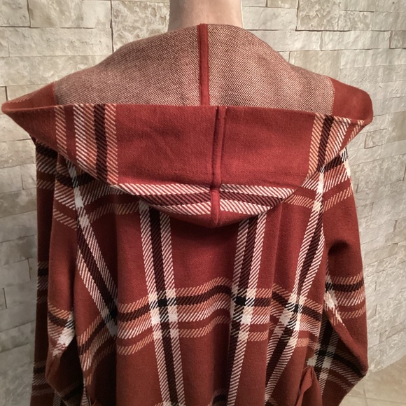 Tahari Plaid Sweater Coat - Picture 6 of 8
